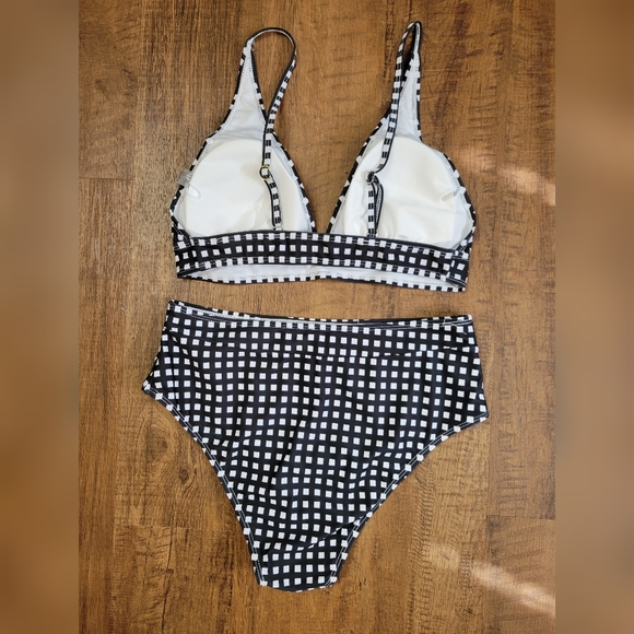 Shein high waisted swimsuit - Picture 10 of 12